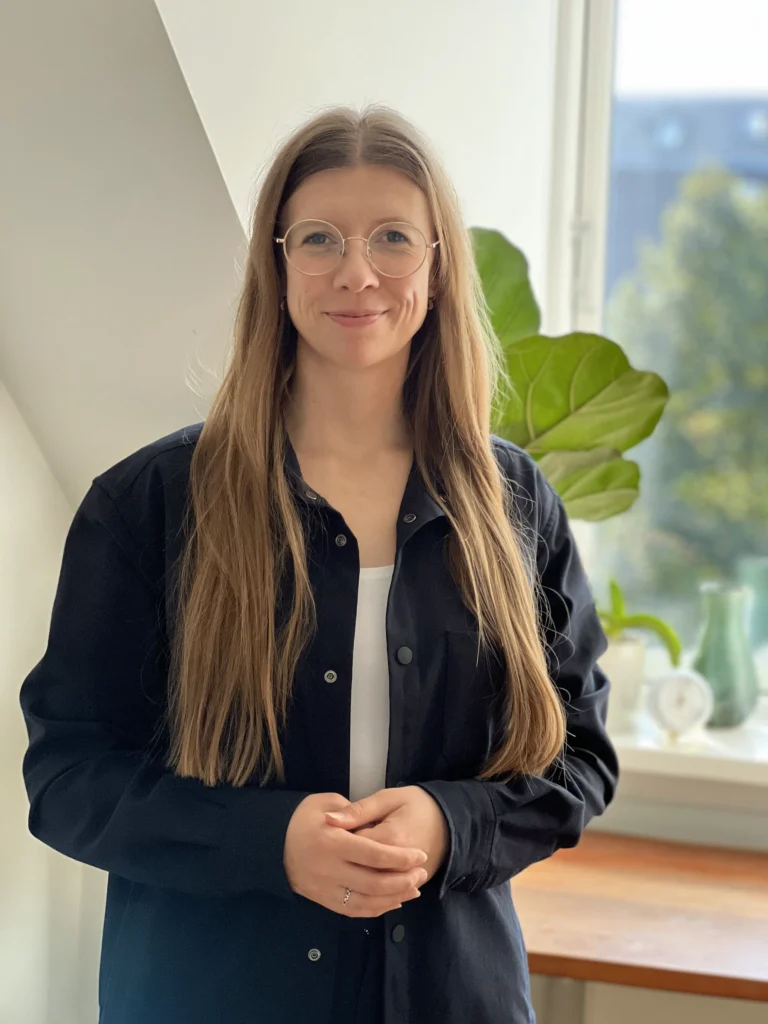 venlig smilende psykolog